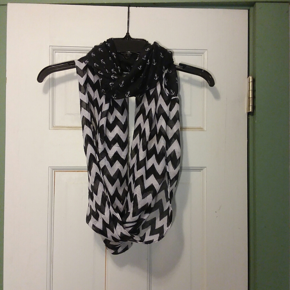 Light Summer infinitely scarf